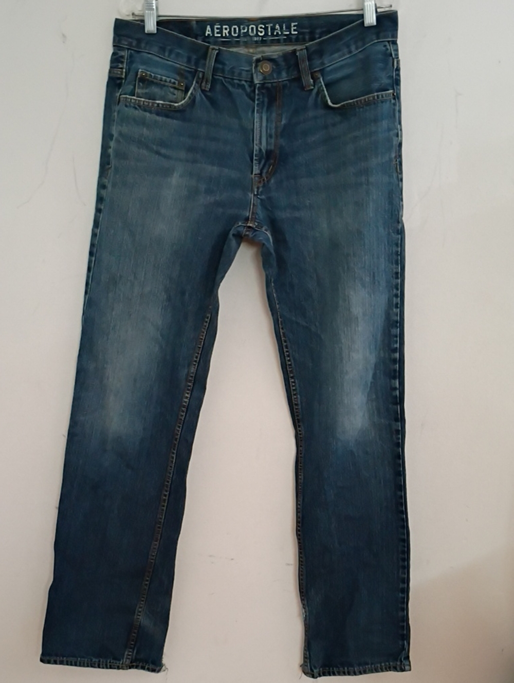 Aeropostale Slim Straight Jeans in Faded Blue Wash